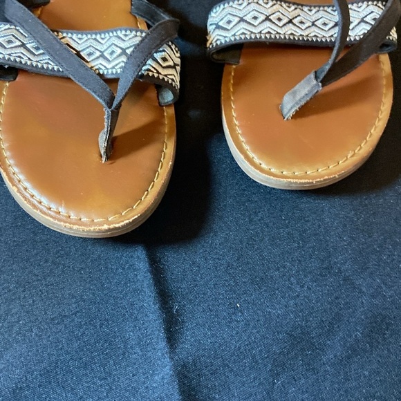 TOMS Lexie Geometric Aztec Embroidered Sandals Black Size 9 - Picture 2 of 5